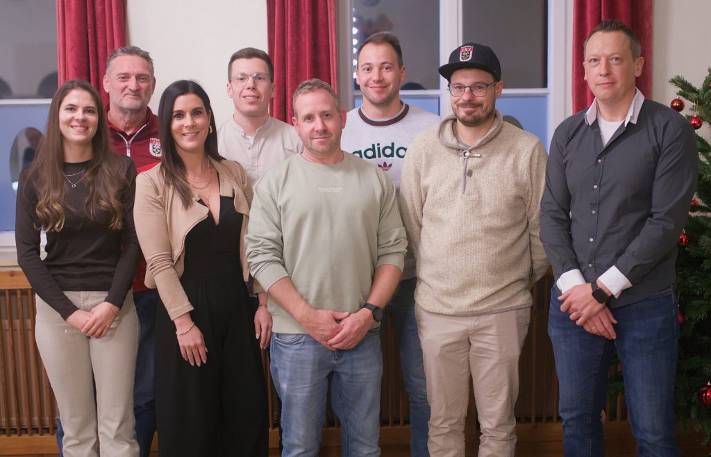 Bild zeigt die neue Vorstandschaft der Abteilung Fußball.