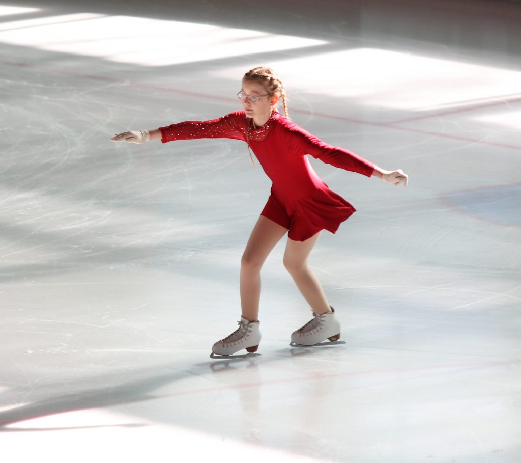 Foto zeigt eine Peißenberger Läuferin im Kreis fahrend.